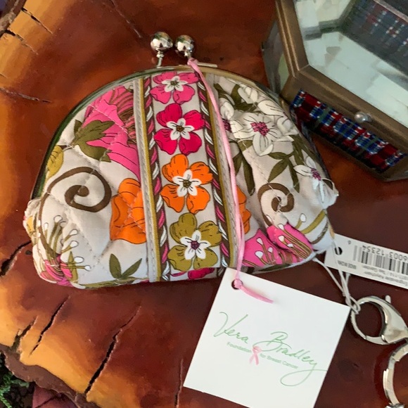 Vera Bradley NWT change purse snaps shut - Picture 1 of 6
